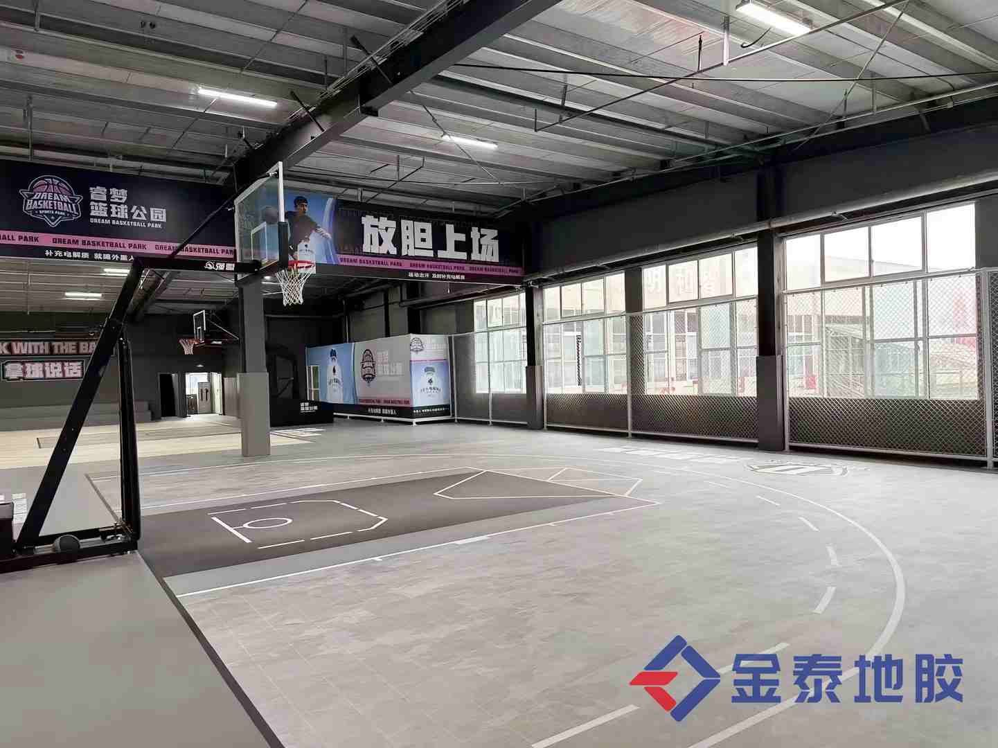 供应昆明篮球运动地胶 PVC地板 塑胶地板  篮球PVC地板  篮球塑胶地板
