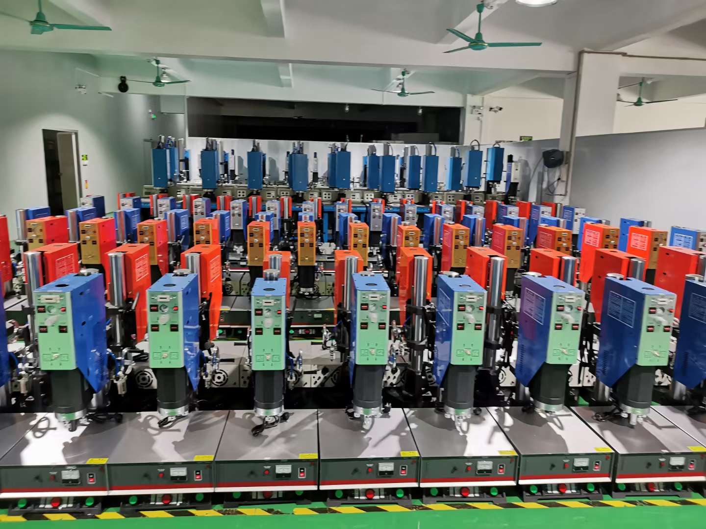 超声波清洗机、塑焊机、模具、高周波熔接机、高周波  超声波塑胶熔接模具  超声波塑胶熔接加工  塑胶压合超声波机