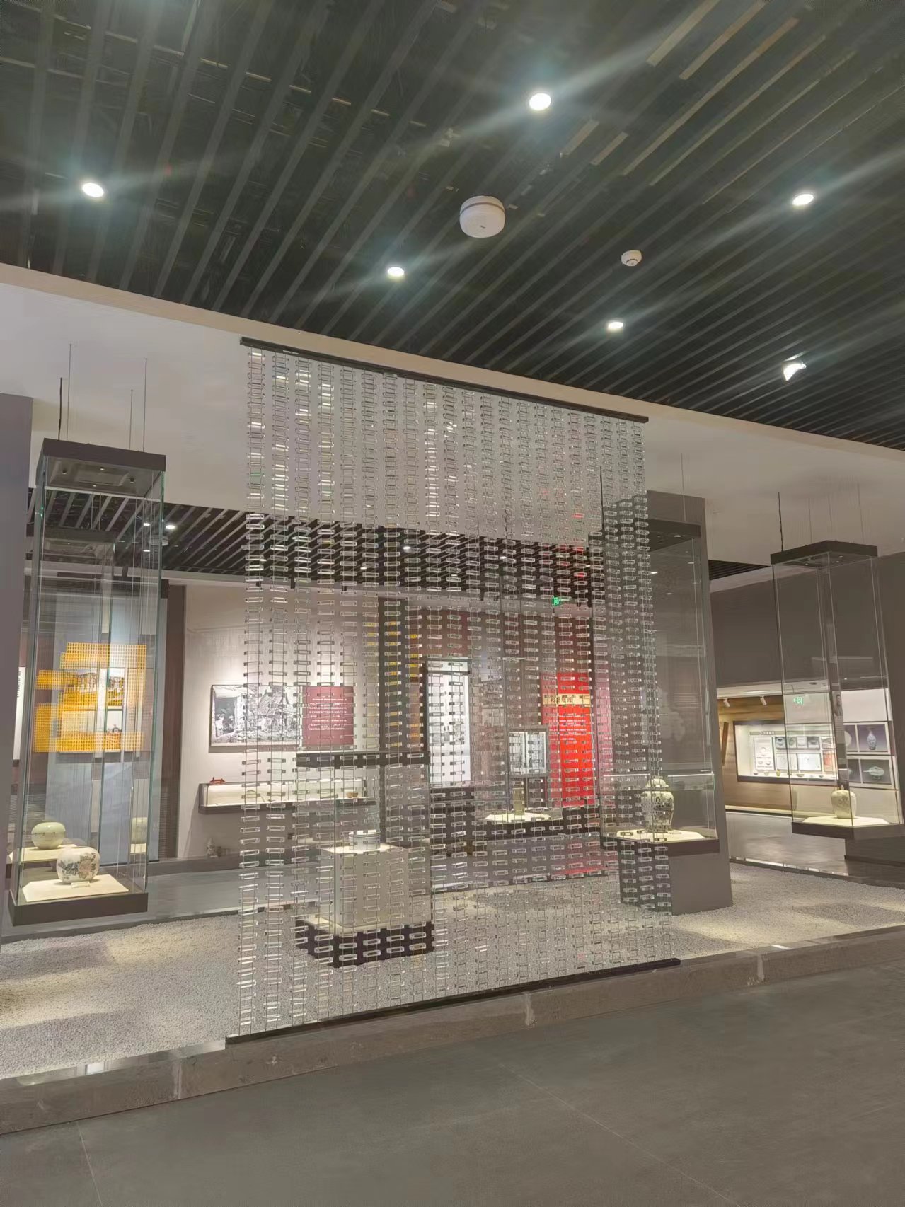 博物馆平柜制作-成都博物馆展柜定制工厂-隆城展示