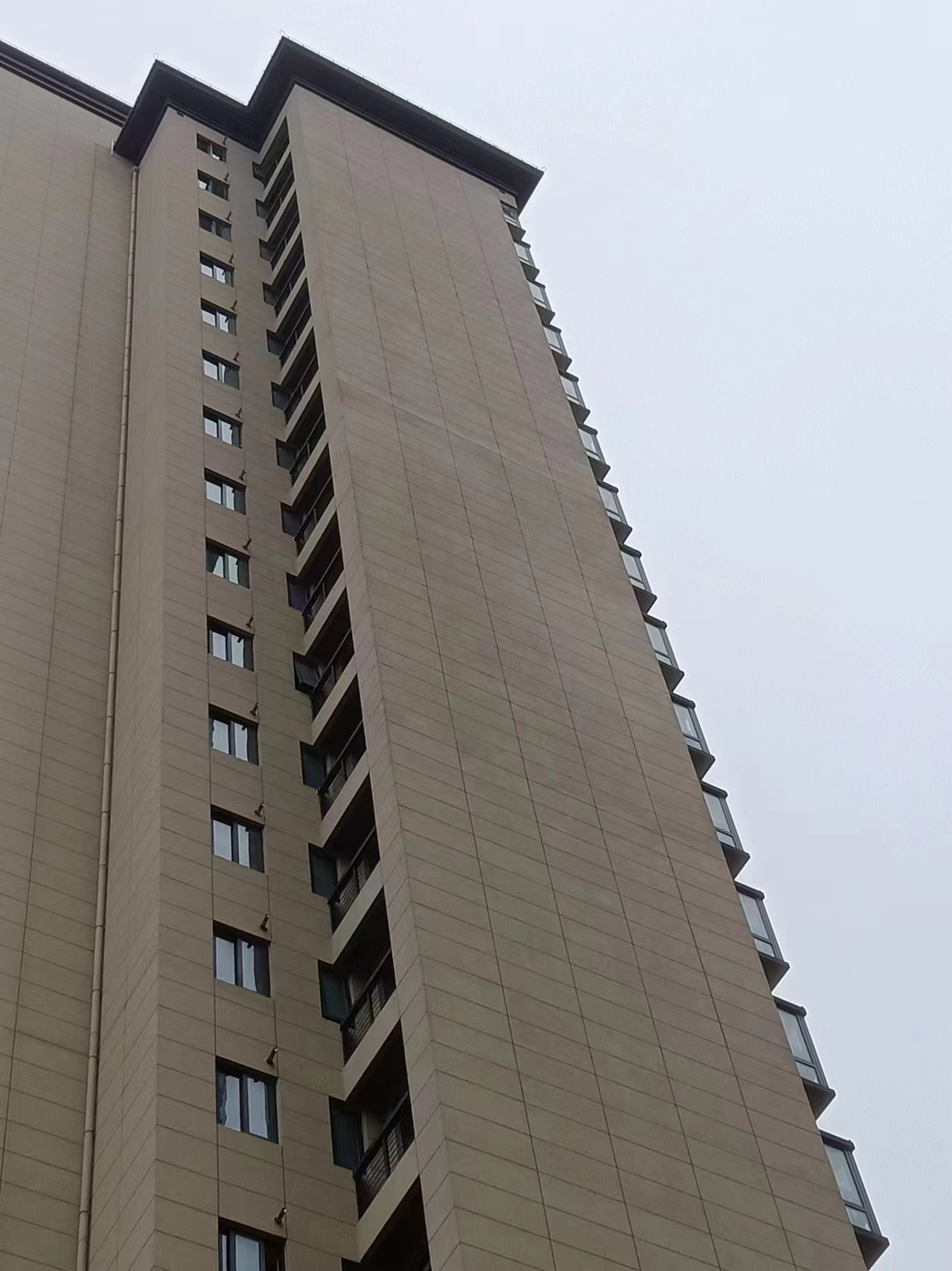 上海高层阳光房渗漏维修 窗户漏水防水补漏  高空  蜘蛛人  外墙
