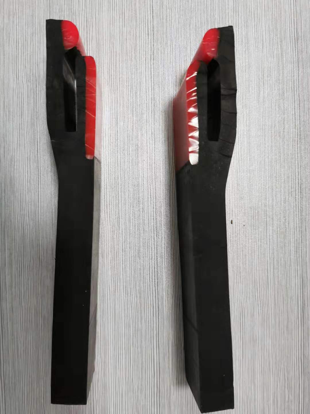聚氨酯耐磨防溢裙板  T型Y型导料槽全密封裙边 挡煤皮  各种规格防溢裙板  裙板压紧装置