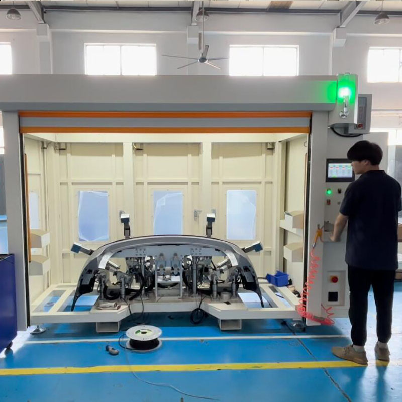 名匠智能保险杠冲焊设备  保险杠冲焊一体  声纳孔冲孔设备  雷达孔冲孔