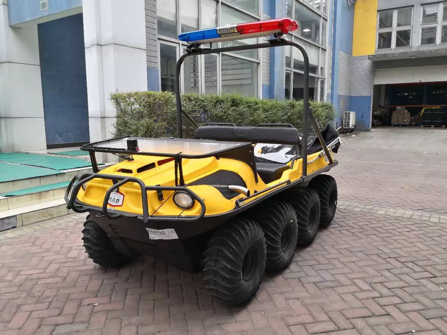 鸭蹼式轮胎水陆两栖车 水中行驶更快速平稳  中小型救yuan车  全地形车
