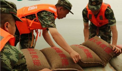 新型防汛吸水膨胀袋 3分钟可膨胀15-202kg  防汛膨胀袋