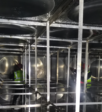 佛山市禅城祖庙洗水池公司，水箱除污渍污垢除异味  洗蓄水池公司  生活水池清洗  水箱清洁消毒