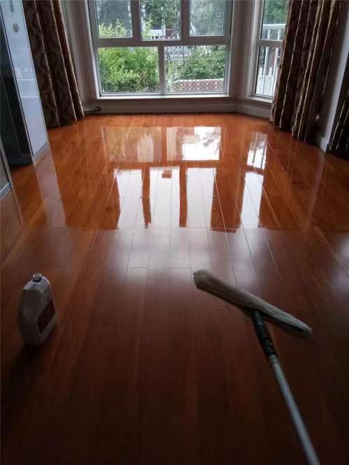 广州荔湾坦尾地板打蜡公司，木地板打蜡保养，地板清洗  地板翻新  地板护理保养