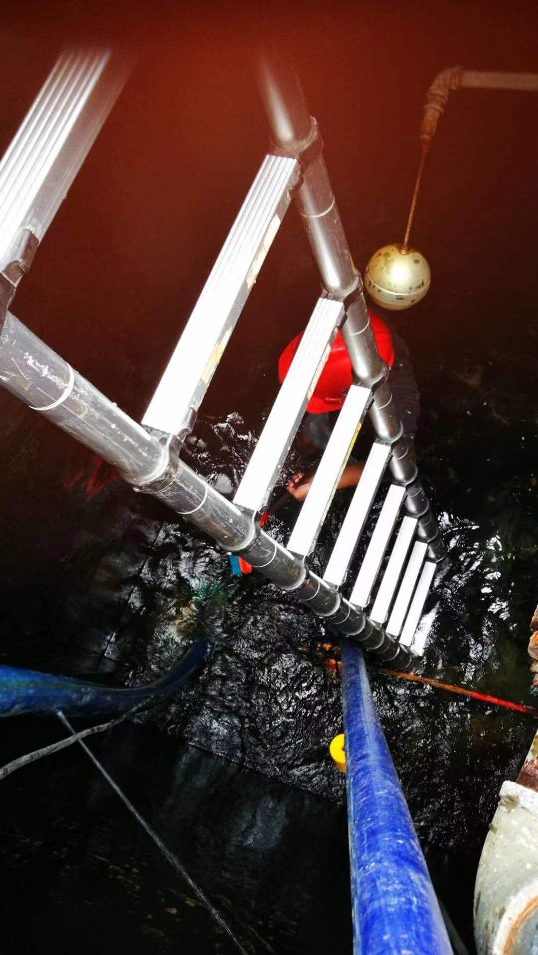 佛山南海平洲洗水池公司，专业清洗生活水池  水池清洗  蓄水箱清洁  供水设施清洗