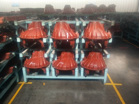 特雷克斯TR60，TR100差速器壳体总成15007634  特雷克斯主减速器壳  奔驰重卡汽车配件  梅赛德斯奔驰