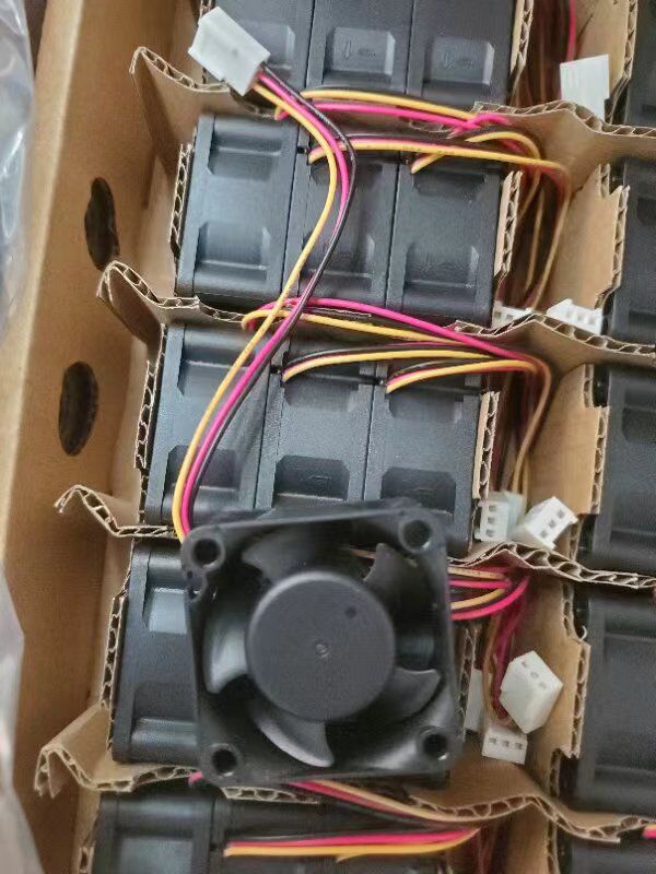 MGT4012WB-R28  4028magic散热风扇