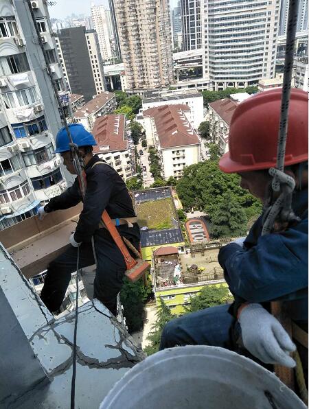 上海高空外墙广告字楼牌字蜘蛛人吊绳安装