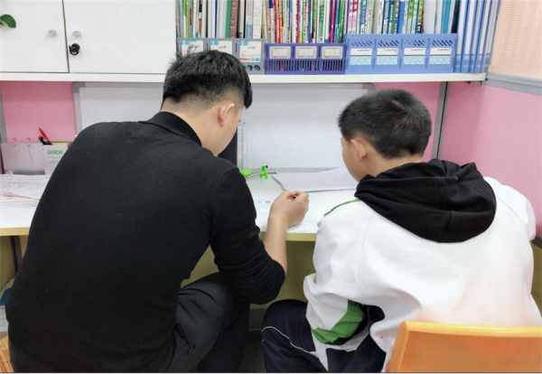 苏州昆山比较好的高中一对一辅导课外补习衔接班  苏州高中辅导班  苏州初中补习班  苏州小学课外班