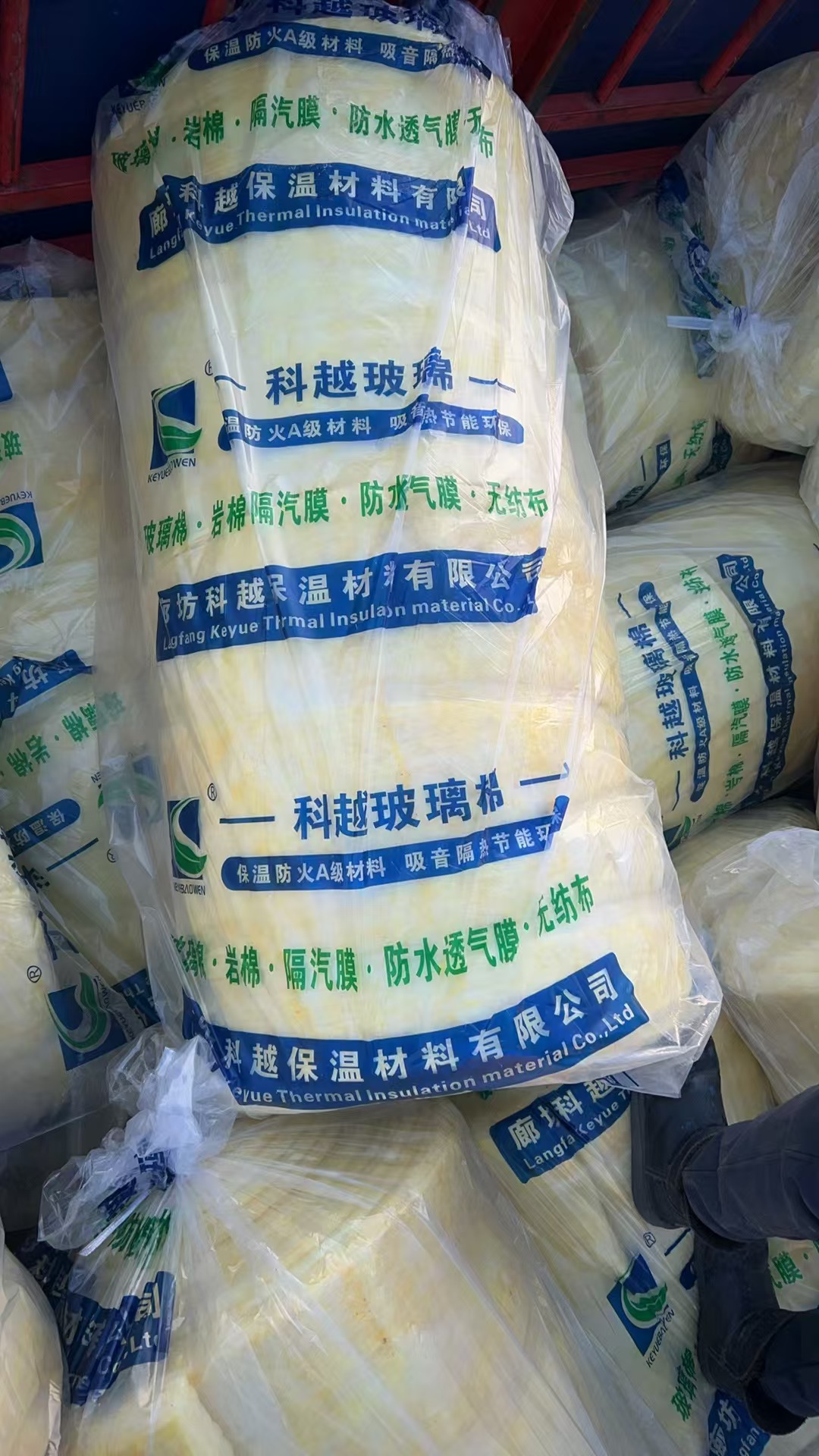 江苏淮安玻璃棉卷毡 防火阻燃保温吸音满足工业建筑需求  金属屋面  钢结构厂房  养殖大棚