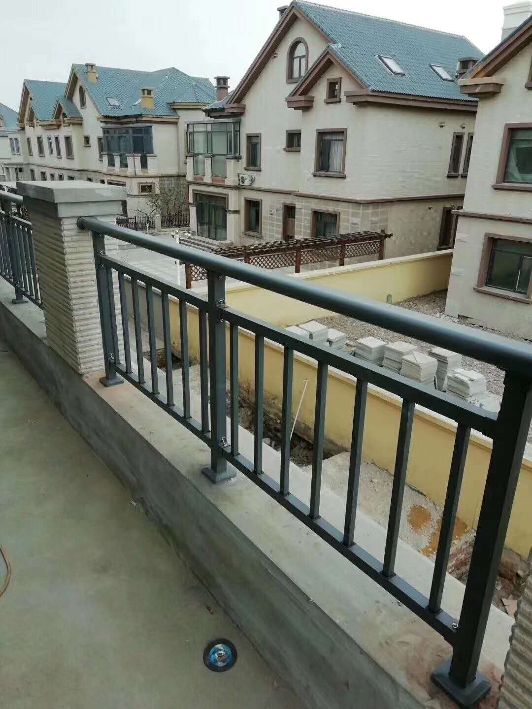 围墙围栏自建房庭院护栏佛山源头定制工厂阳台栏杆  围墙护栏  平台栏杆