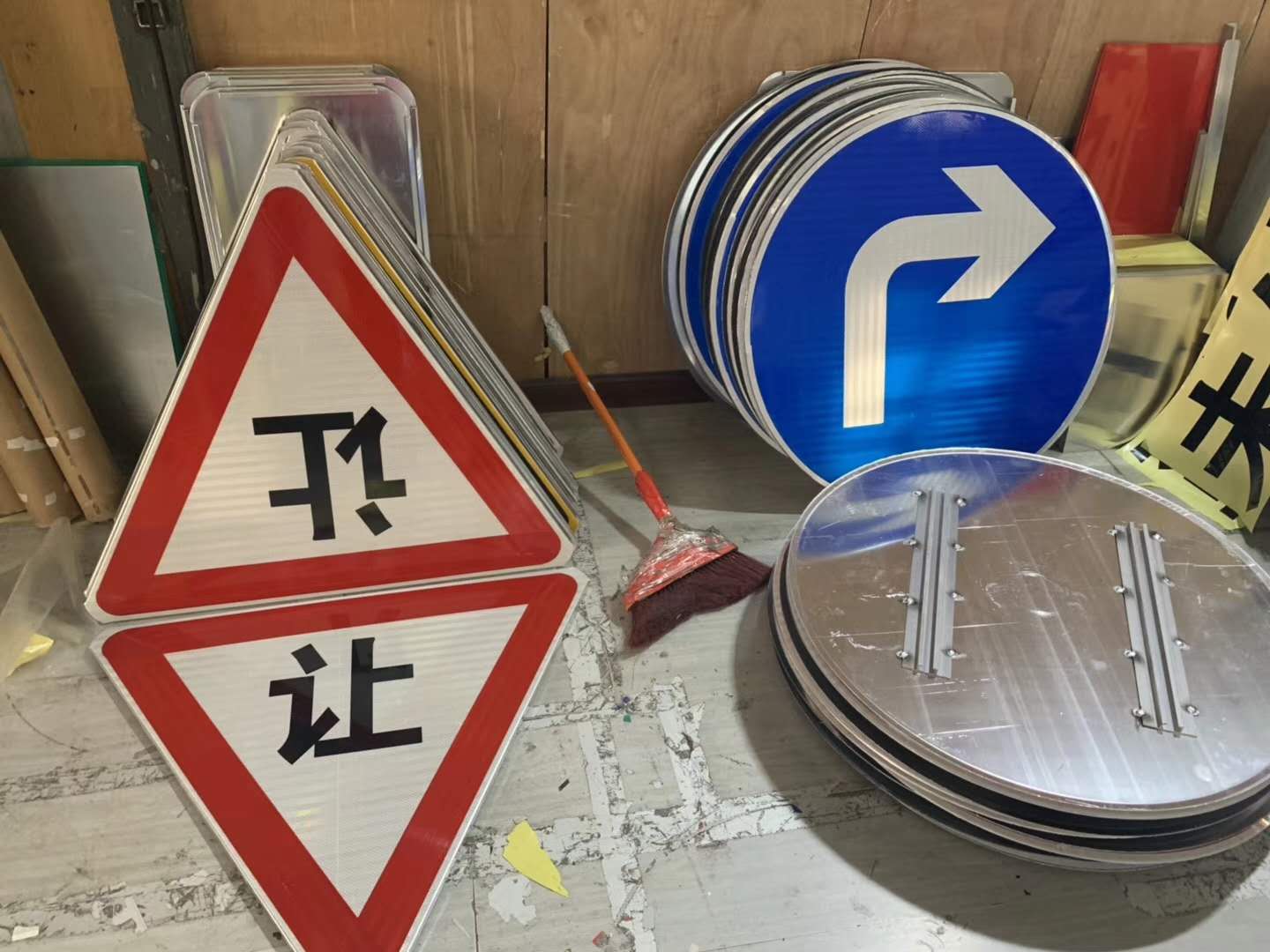 不锈钢牌匾制作,沈阳牌匾制作,钛金腐蚀牌,铜牌铭牌