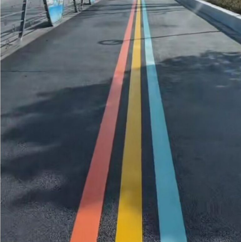 南京三色线划线，彩虹道路中心线划线，红黄蓝三色划线  南京彩虹线划线  南京彩虹三色线
