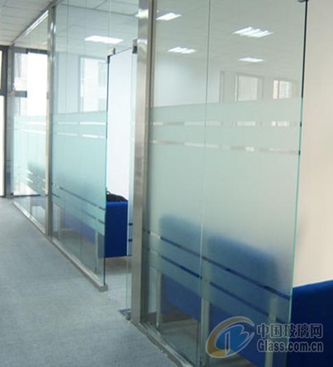 家居玻璃贴上膜更安全更健康